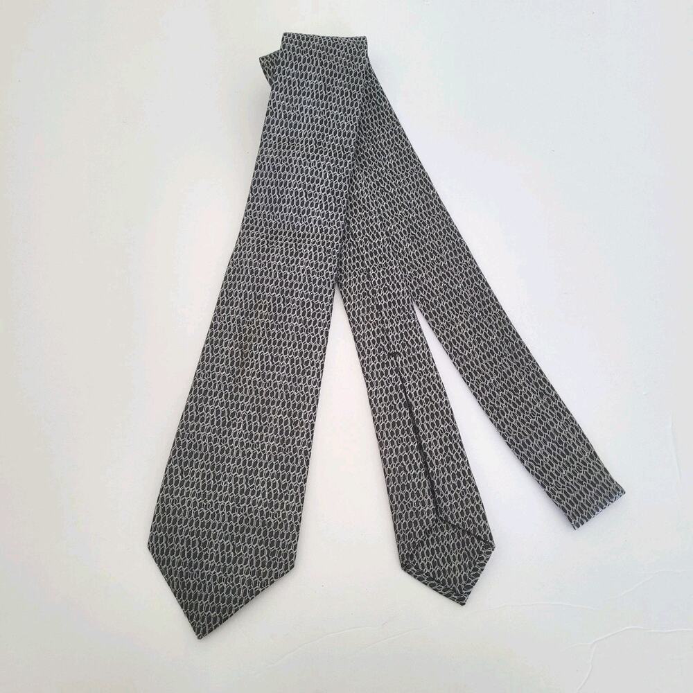 Bvlgari Men's Neck Tie Made In Italy Designer Silk Gray Black Luxury Modern